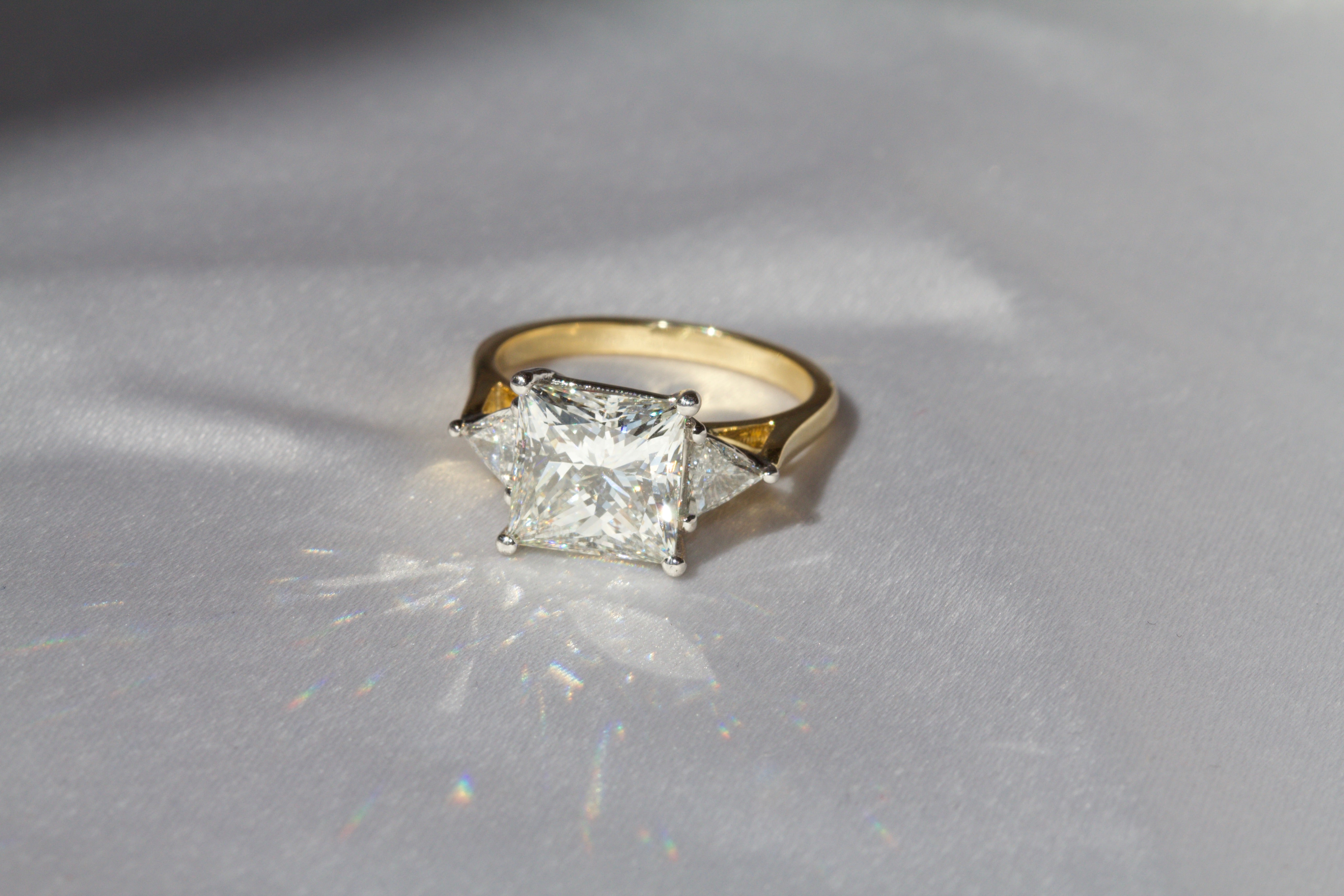 Solitaire with Side Stones