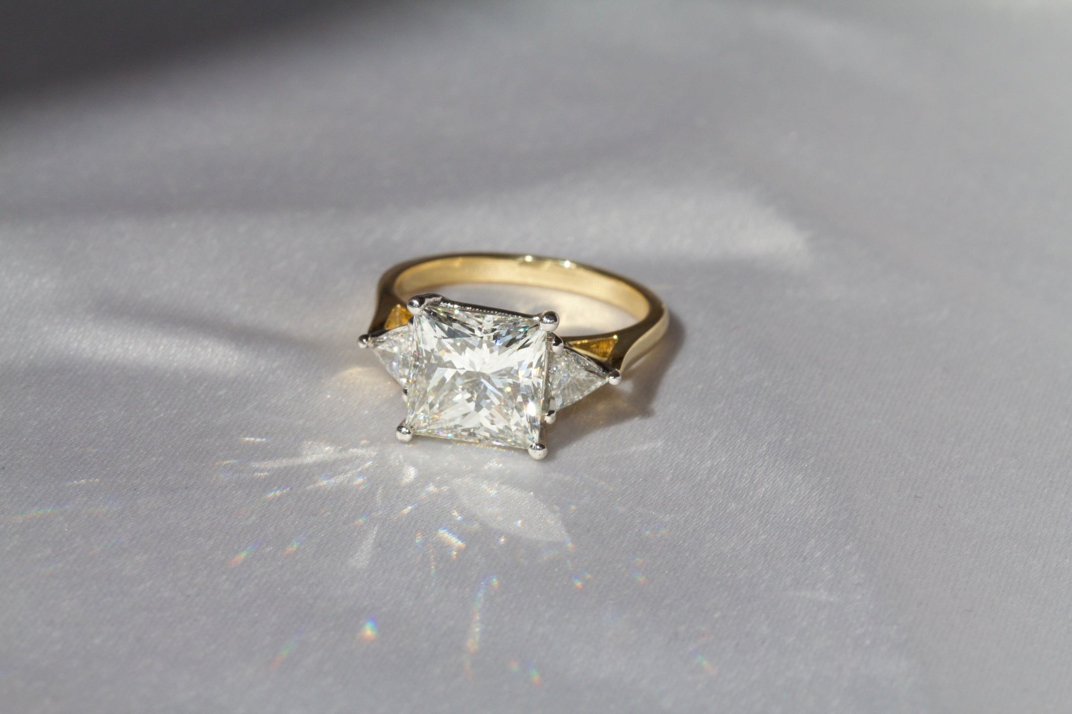 Solitaire with Side Stones