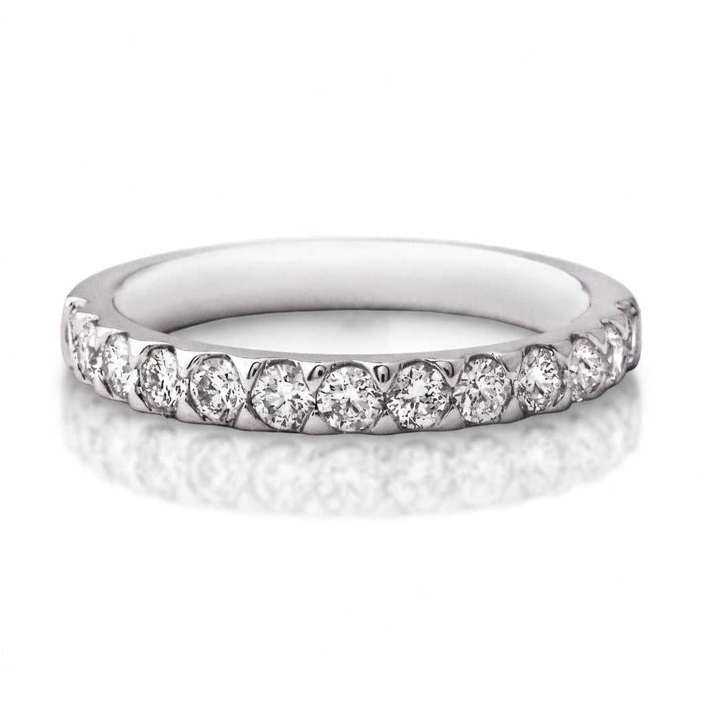 0.60ct Fvs 2.7m Brilliant Cut Triangle Claw Set Natural Diamond Wedding Band In 18ct White Gold