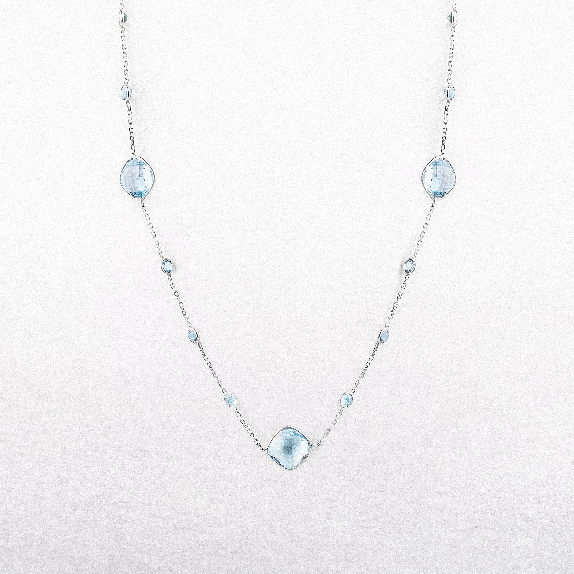 14ct White Gold Blue Topaz Necklet