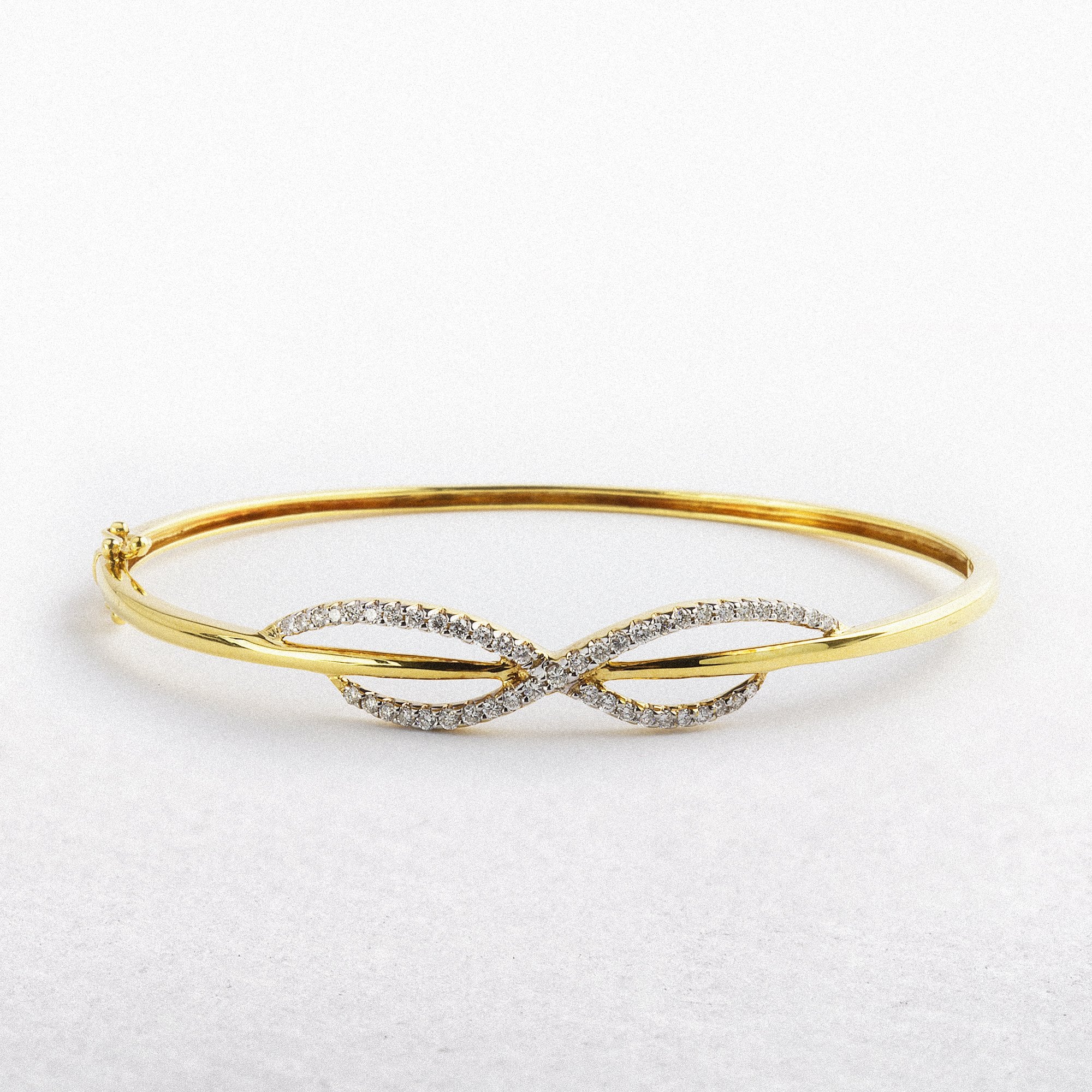 18ct Gold Natural Diamond Bangle