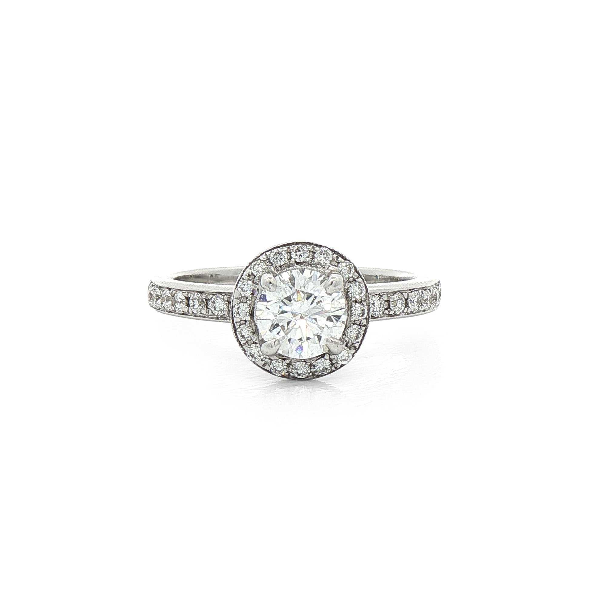18ct White Gold 0.50ct Round Brilliant-cut halo cluster ring set in four claw