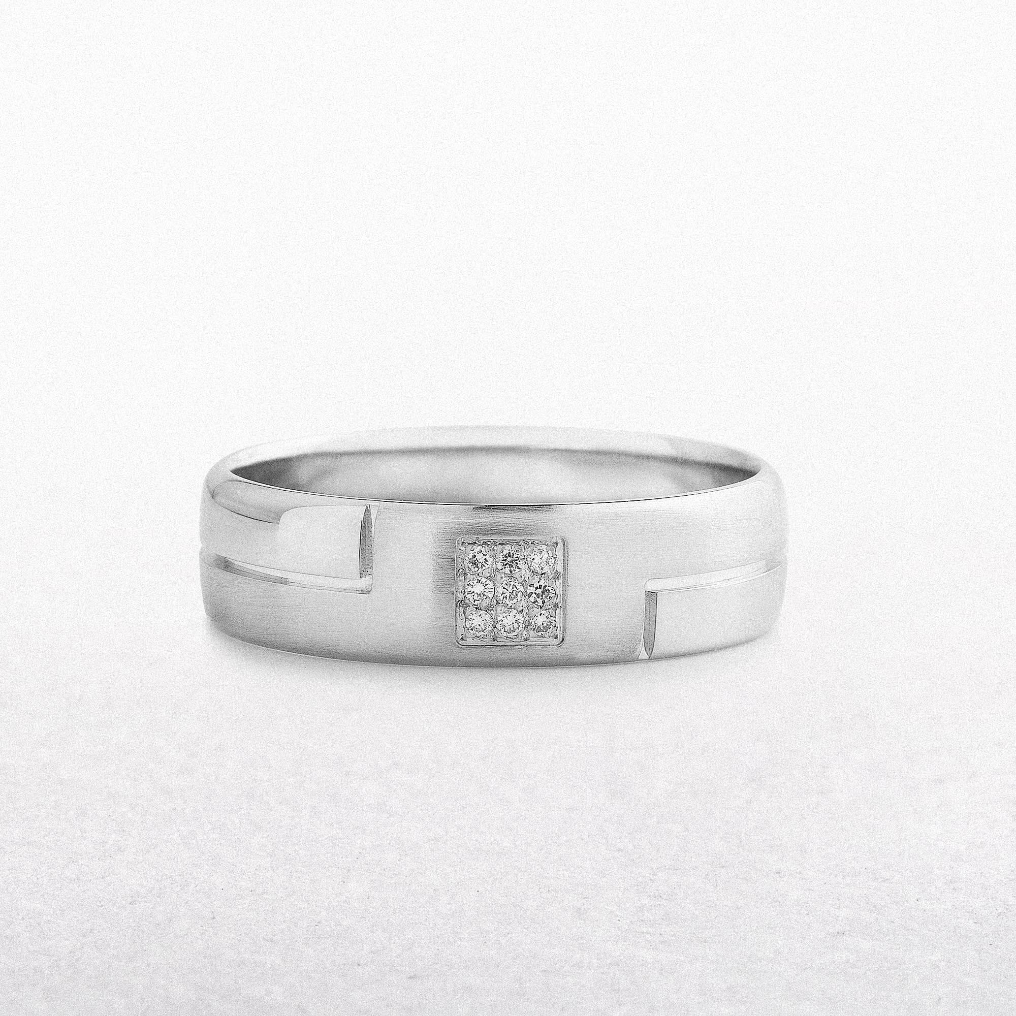 18ct White Gold Gents Natural Diamond Set Engagement Ring