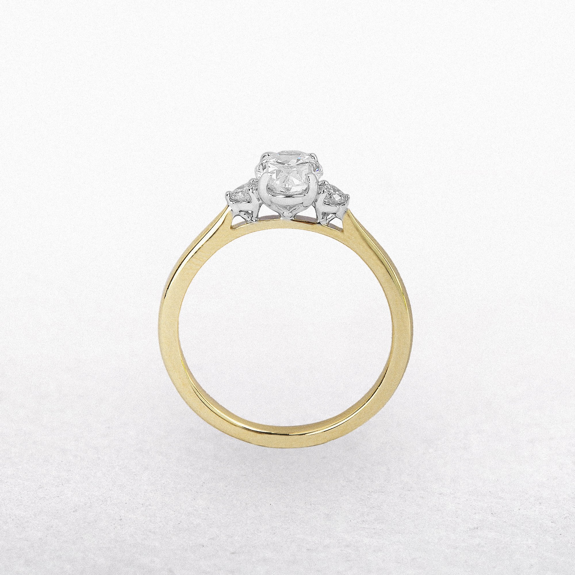 18ct yellow gold brilliant cut natural Oval diamond 0.80 @ Vs2 sides 0.10