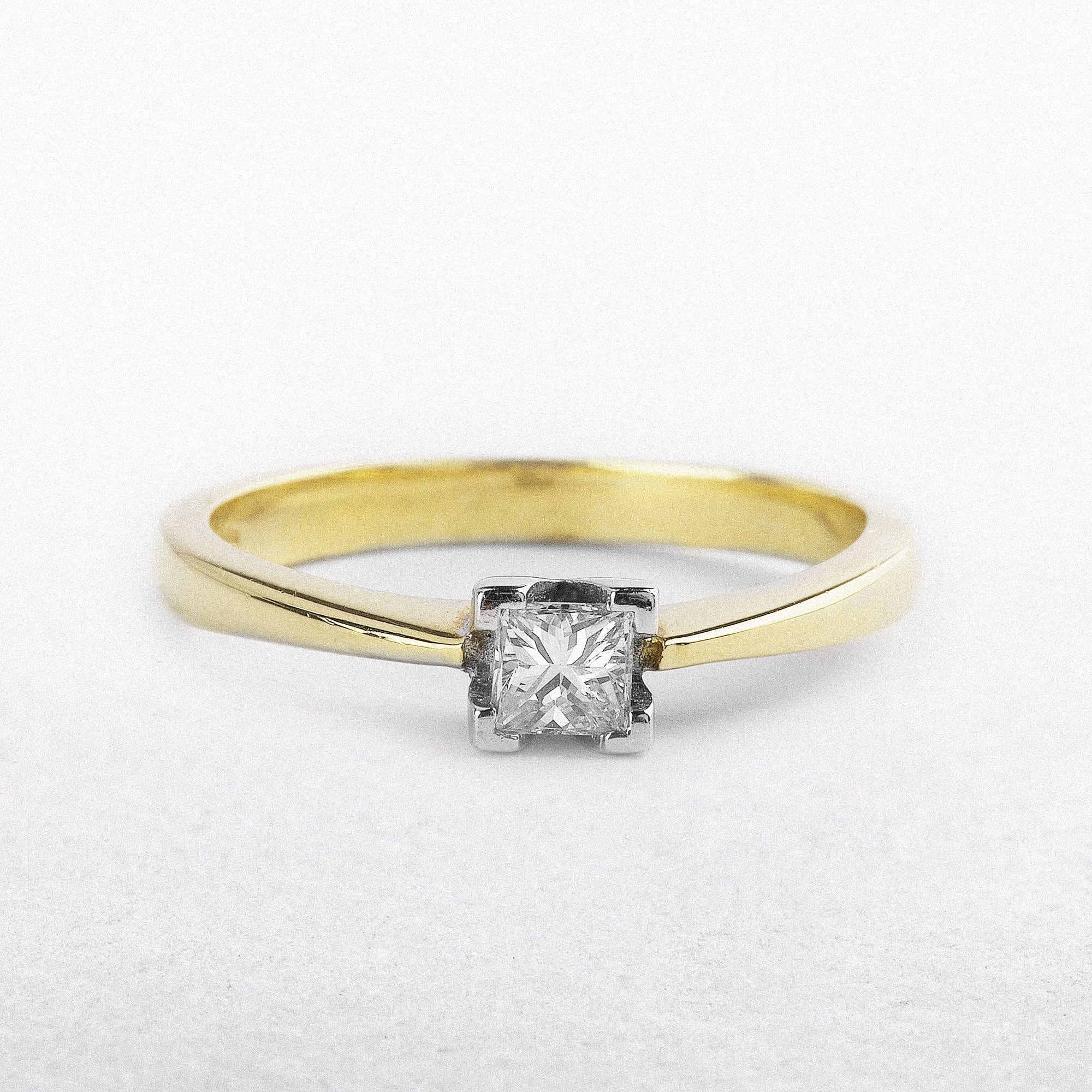 18ct Yellow Gold Princess Cut Solitaire