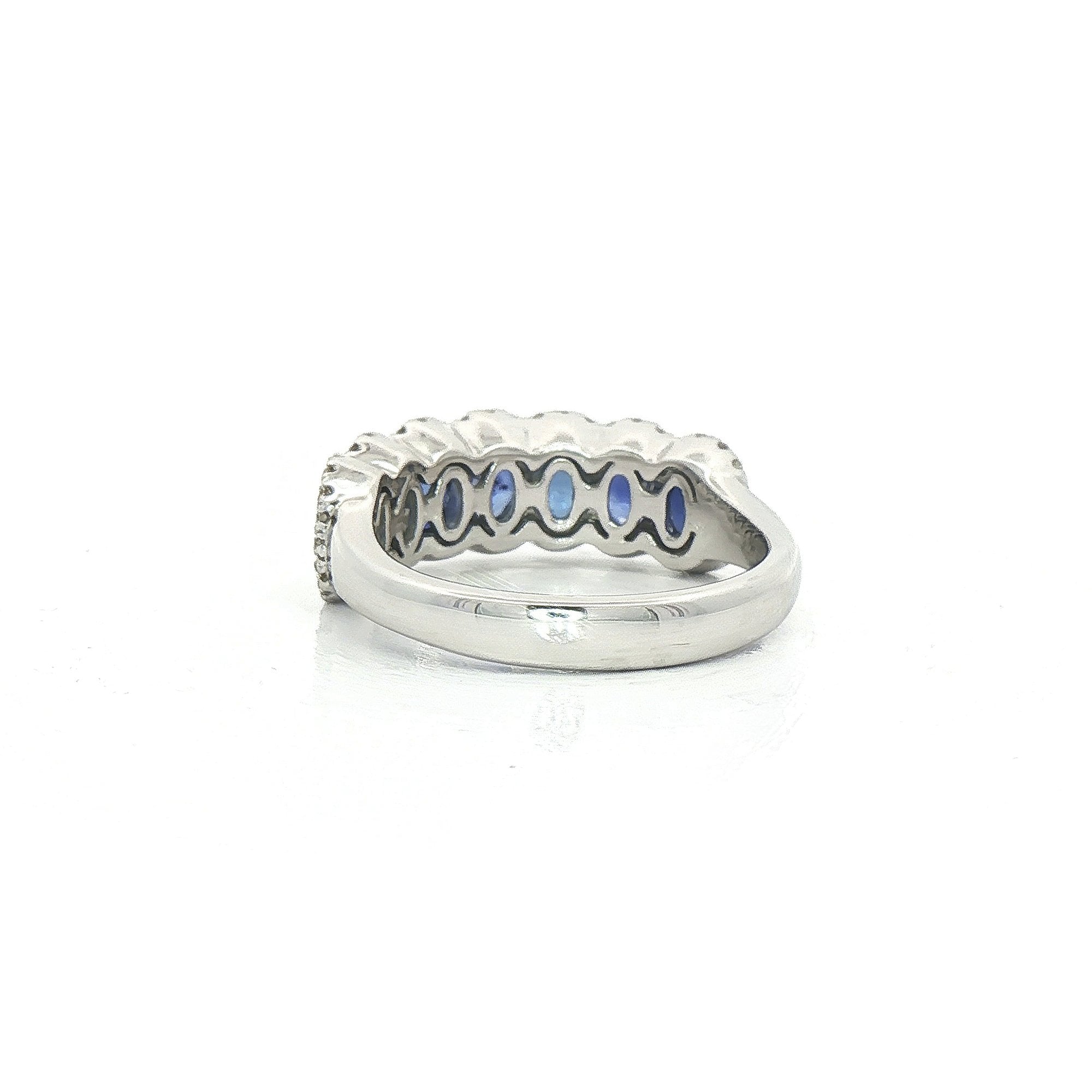 2.06ct Sapphire & Natural Diamond 0.23ct in 18ct White Gold