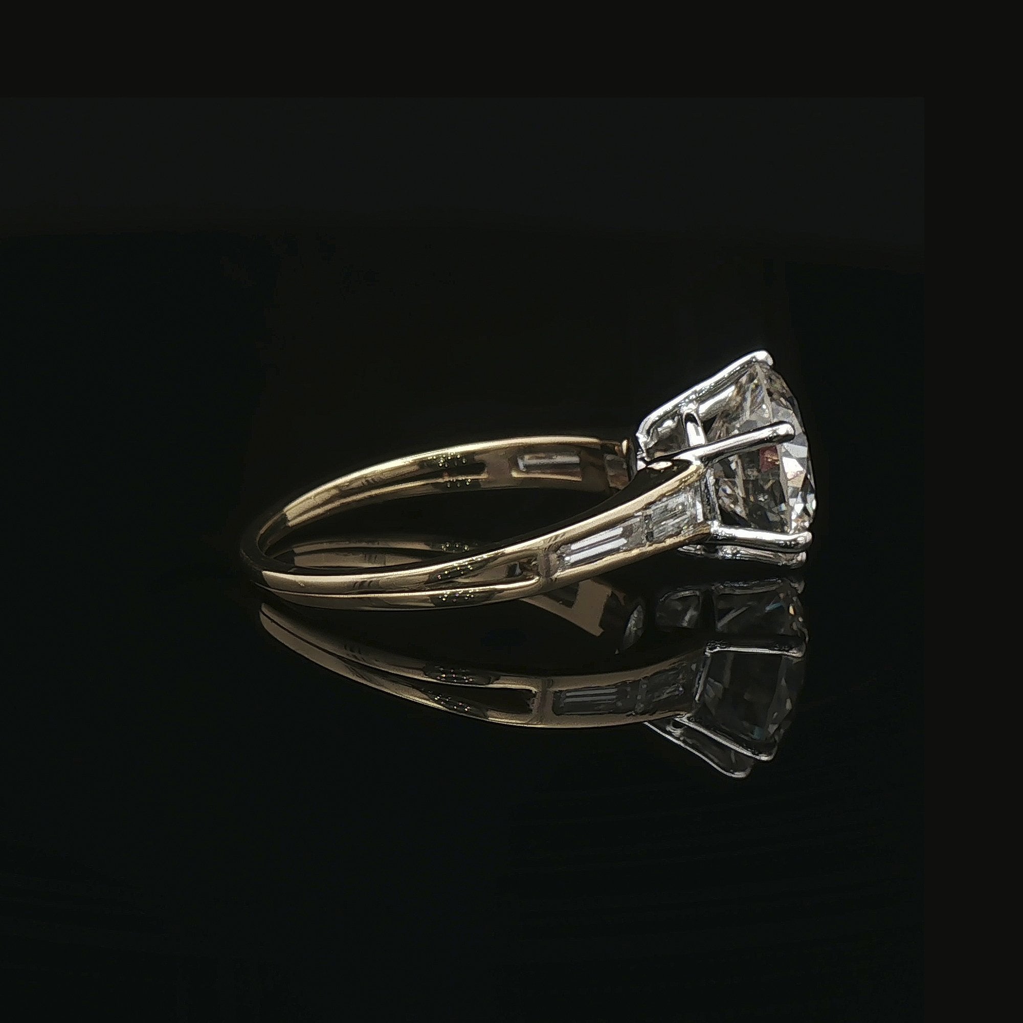 2.52ct J VS1 Natural Diamond Six Claw Solitaire & Baguette Shoulders in 18ct Yellow Gold