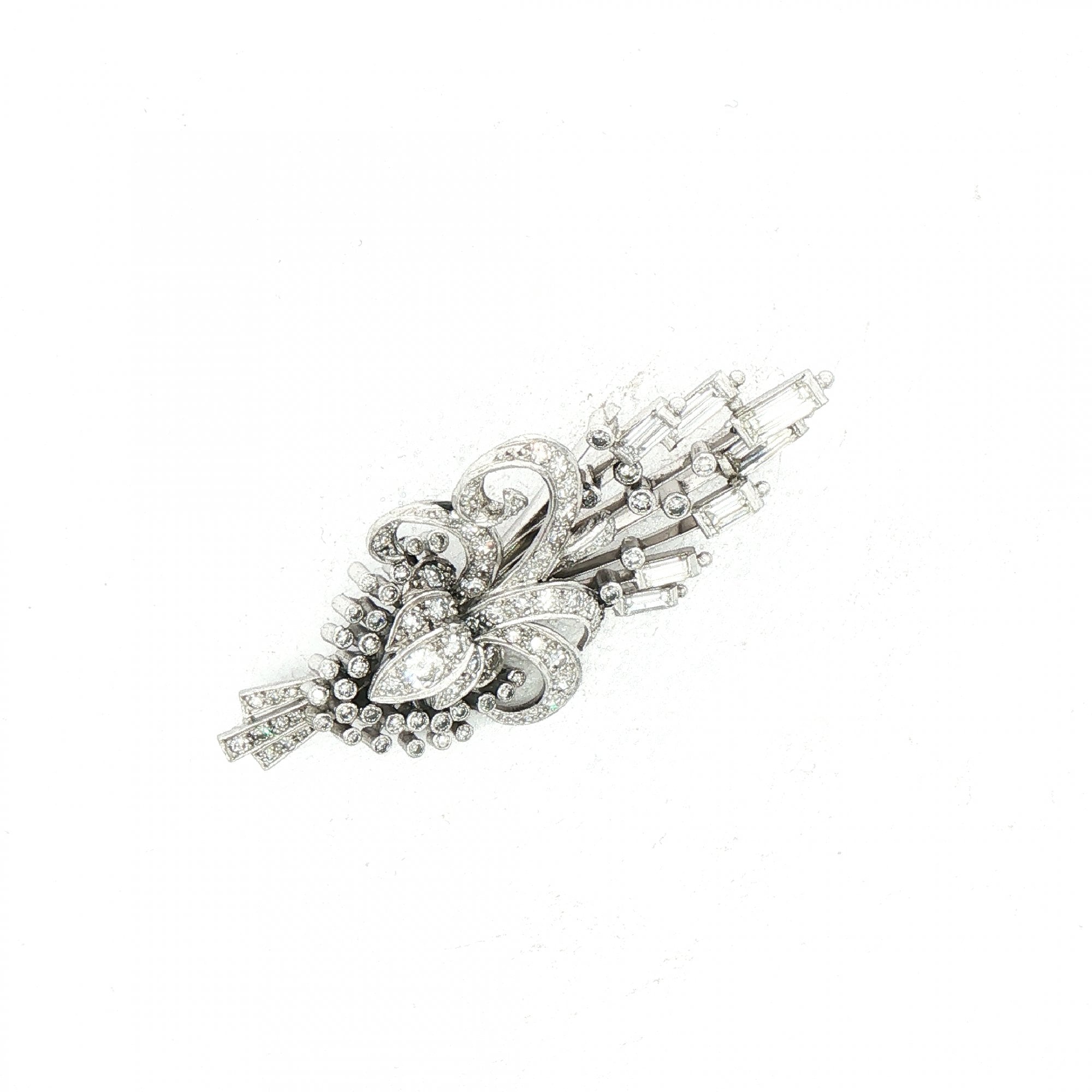 2.60ct Natural Diamond Vintage Brooch in Platinum