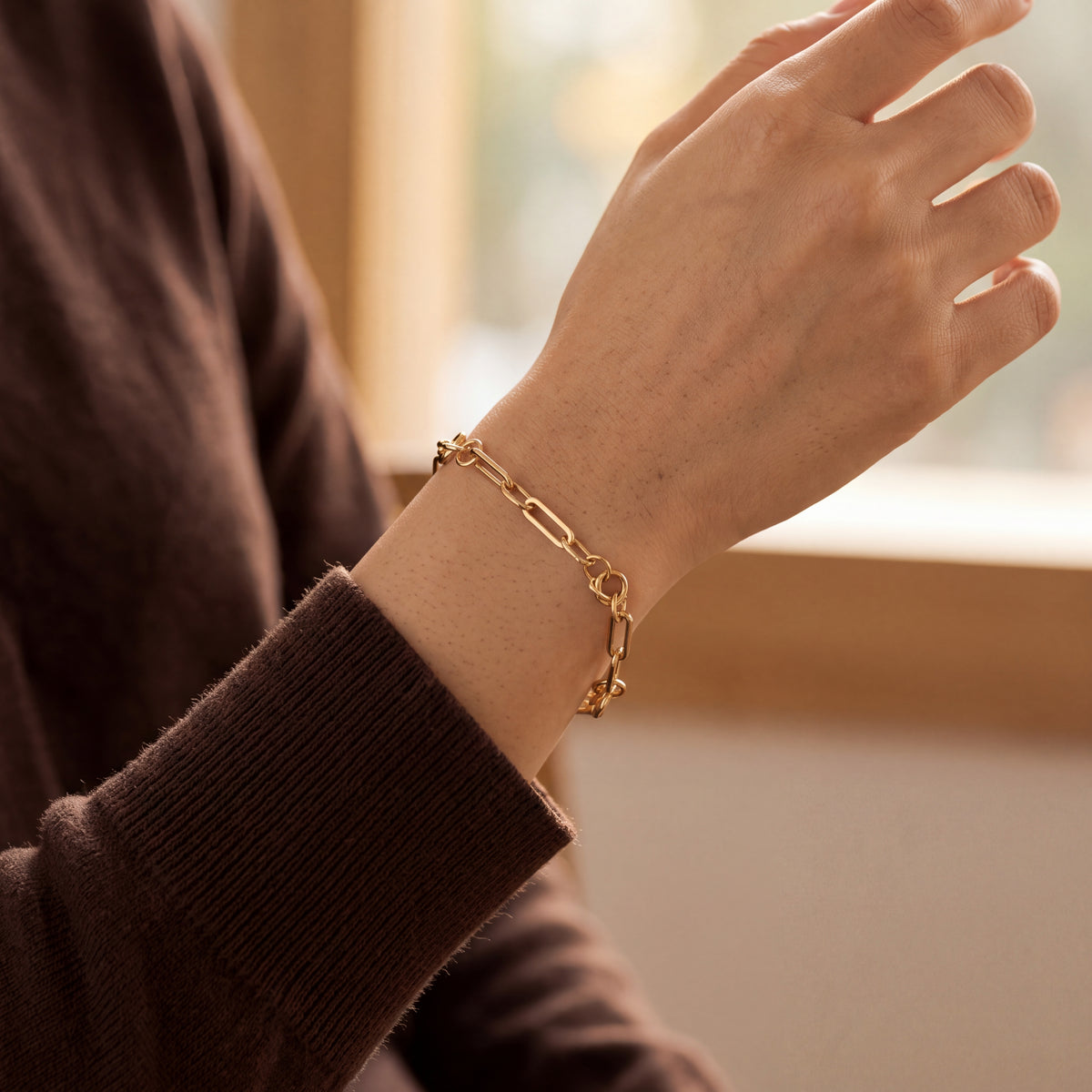 Knot Paper Link Bracelet in 9ct Yellow Gold