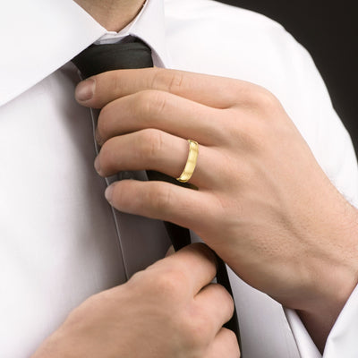 5mm Gents Edged Wedding Band In 9ct Yellow Gold