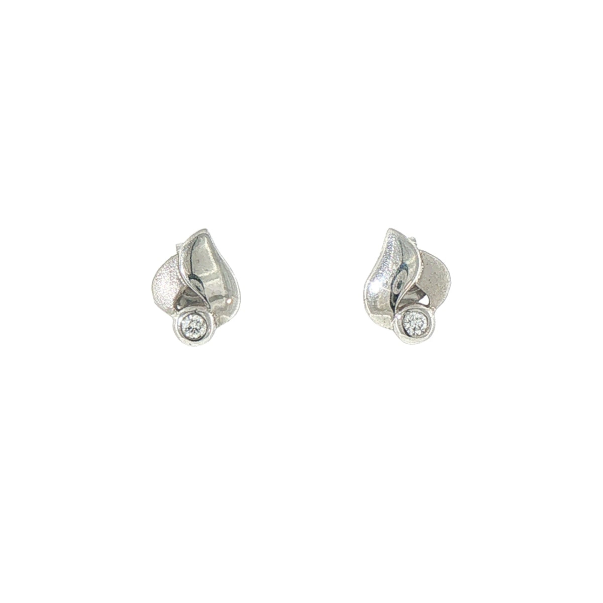 Heart-Shaped Natural Diamond Stud Earrings in 9ct White Gold