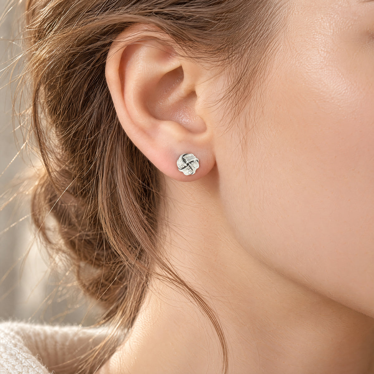 Knot Earrings in 9ct White Gold