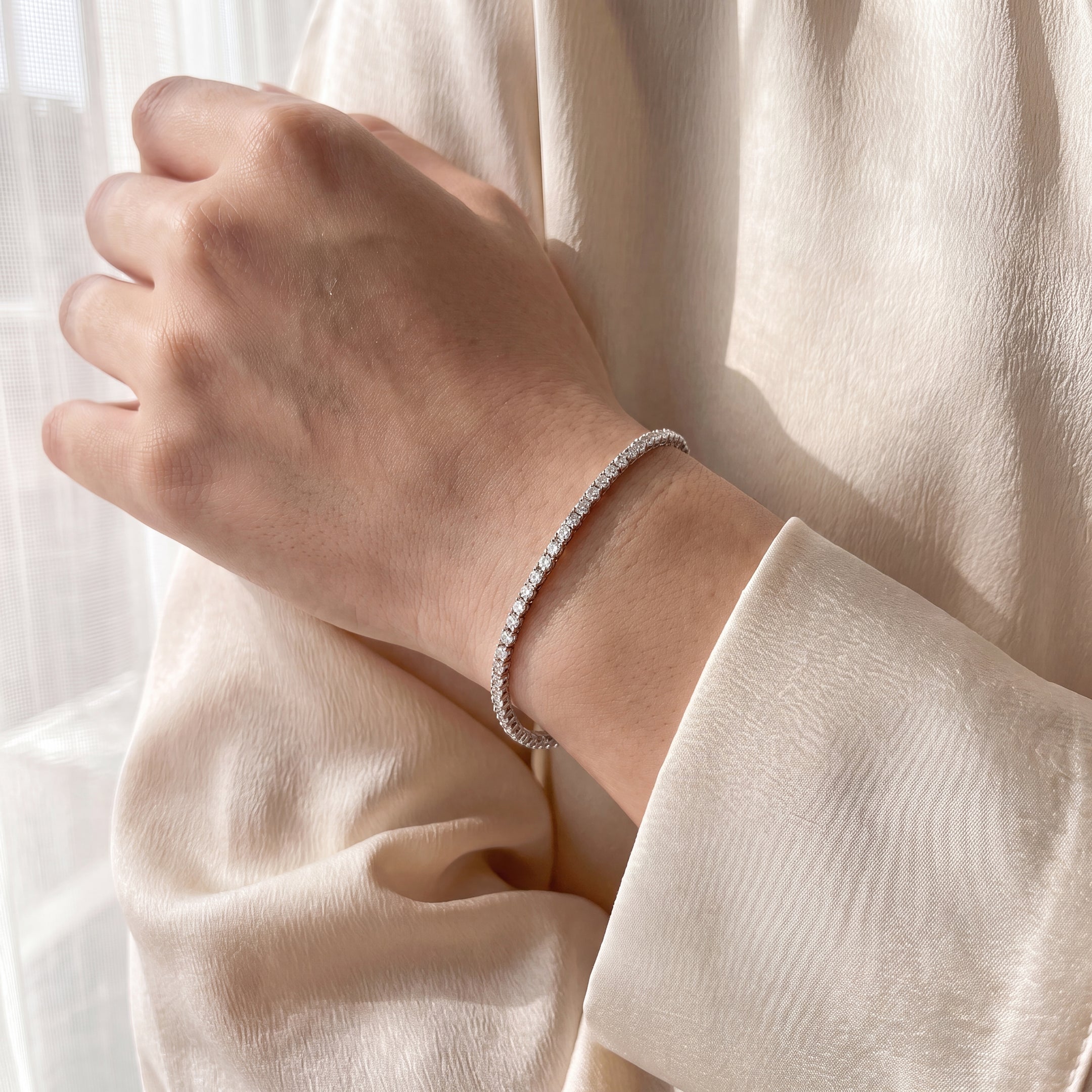 Classic 18ct White Gold Natural Diamond Tennis Bracelet