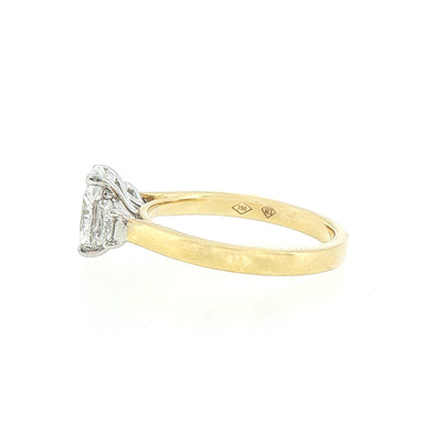 1.33ct D VS2 3 Stone Oval Cut Natural Diamond Ring Set in 18ct Yellow Gold