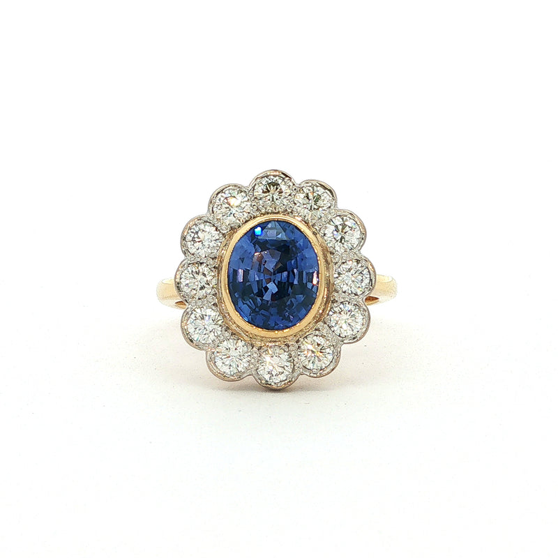 2.72ct Natural Sapphire & 0.96ct Natural Diamond Vintage Oval Cluster Vintage Ring set in 18ct Yellow Gold