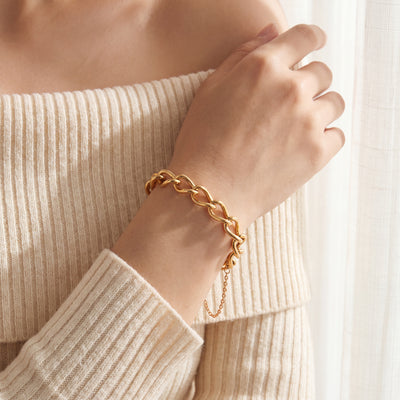 Vintage Oval Curb Bracelet with clasp in 9ct Yellow Gold