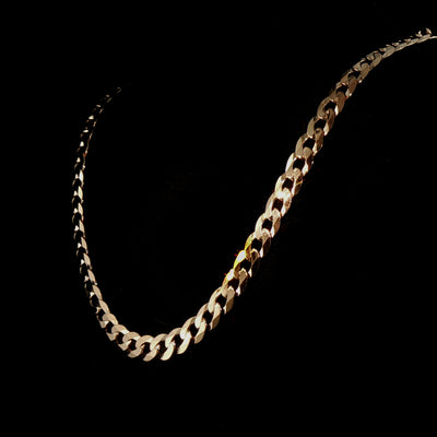 Vintage Gents Flat Curb Chain Weighing 32.6g in 9ct Yellow Gold