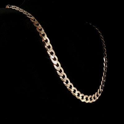 Vintage Gents Flat Curb Chain Weighing 32.6g in 9ct Yellow Gold