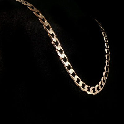 Vintage Gents Flat Curb Chain Weighing 48.1g in 9ct Yellow Gold