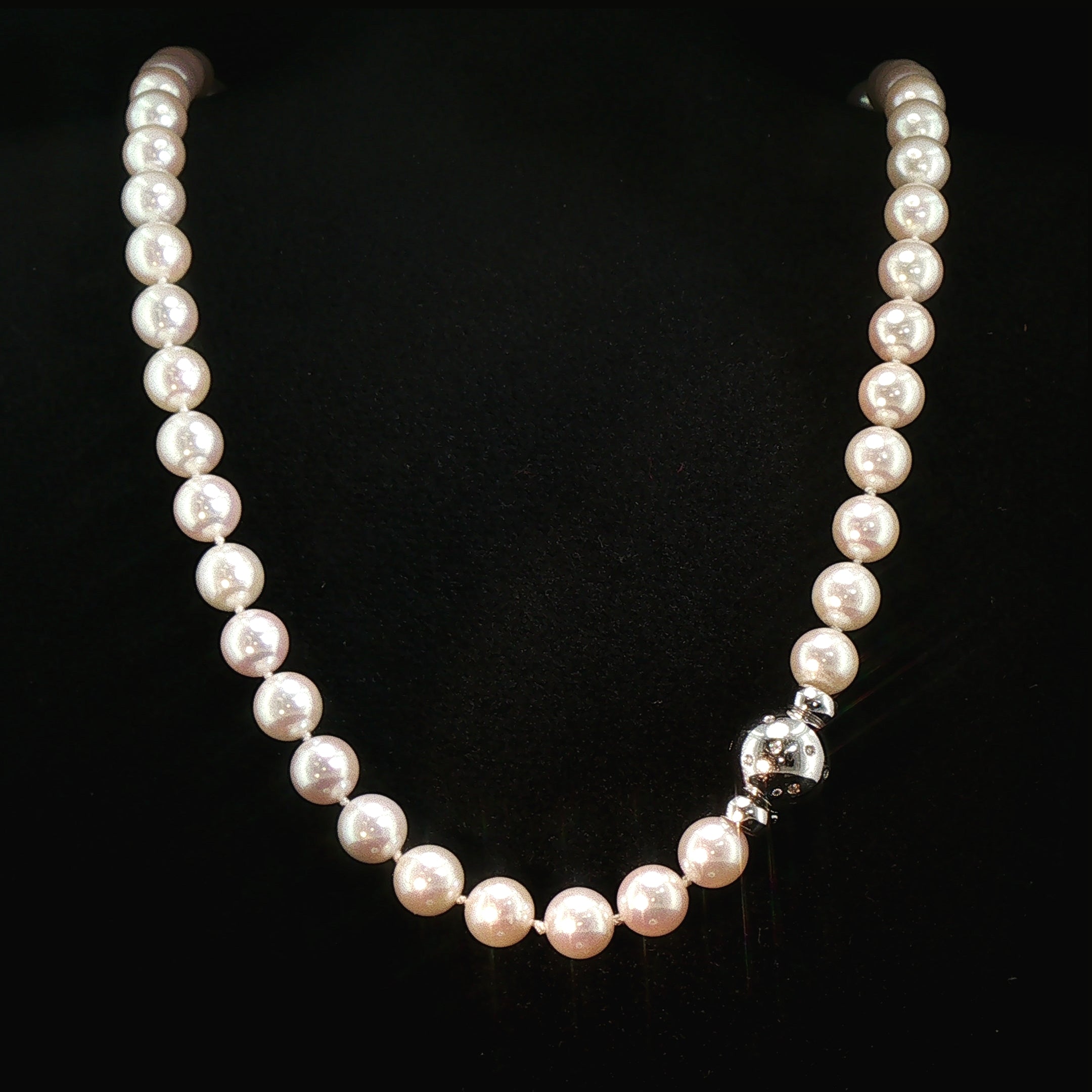 Akoya Pearl Natural Necklace with 18ct White Gold Natural Diamond Clasp