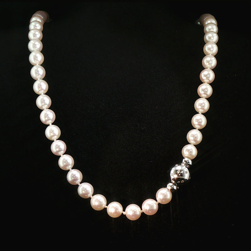 Akoya Pearl Natural Necklace with 18ct White Gold Natural Diamond Clasp