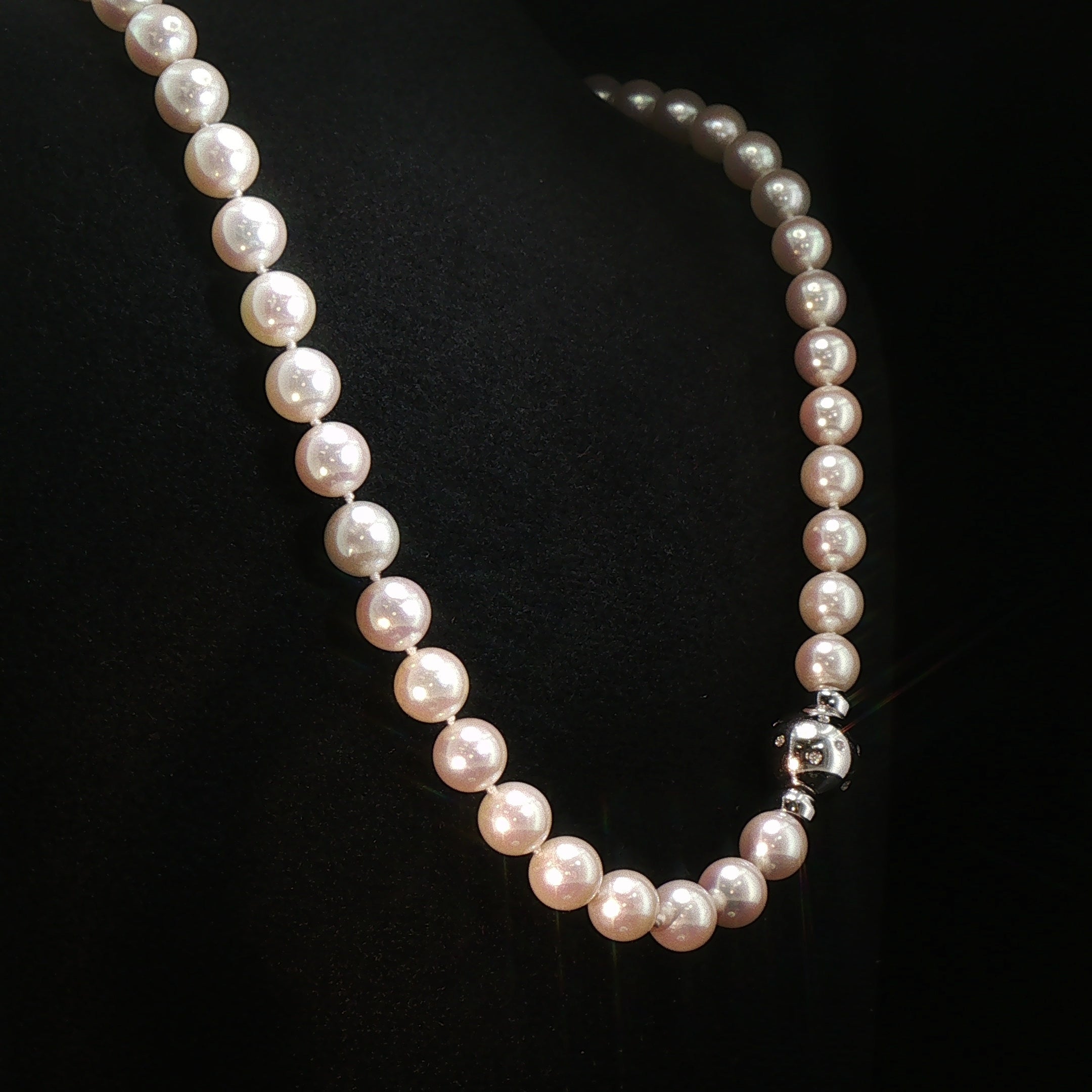 Akoya Pearl Natural Necklace with 18ct White Gold Natural Diamond Clasp
