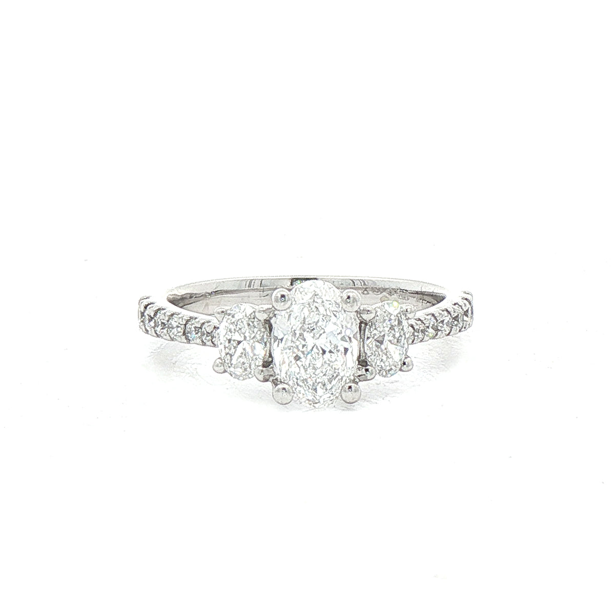 C0.70ct S0.55 D vs2 Certified Oval Natural Diamond With Round Sides & Shoulders Set In Platinum
