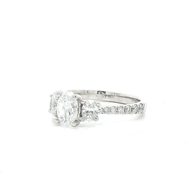 C0.70ct S0.55 D vs2 Certified Oval Natural Diamond With Round Sides & Shoulders Set In Platinum