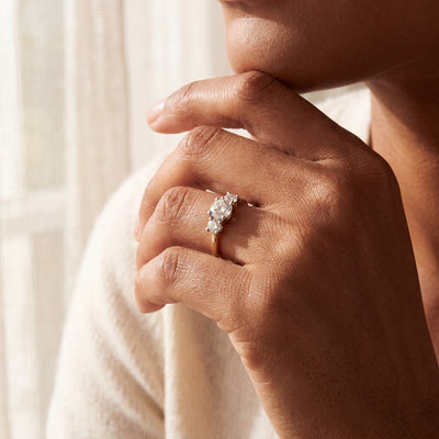 C0.70ct S0.36ct E VS2 Certified Natural Diamond Three Stone Engagement Ring
