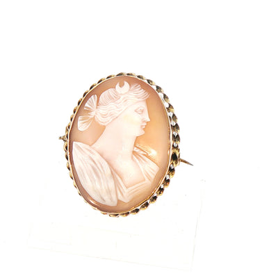 Sardonyx Cameo Portrait Brooch in Yellow Gold