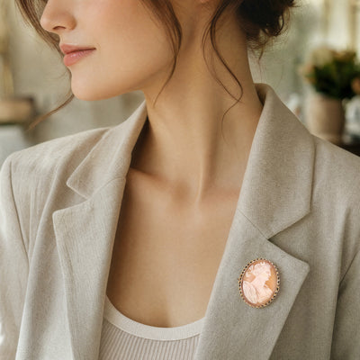 Sardonyx Cameo Portrait Brooch in Yellow Gold