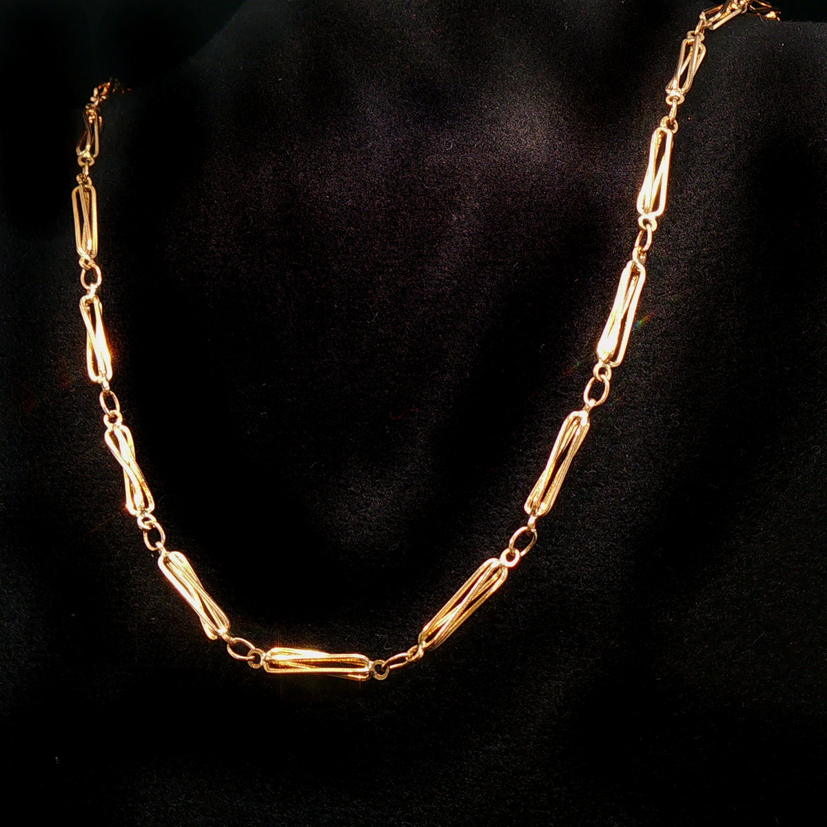 Vintage Twist Trombone Link Chain Weighing 11g in 9ct Yellow Gold