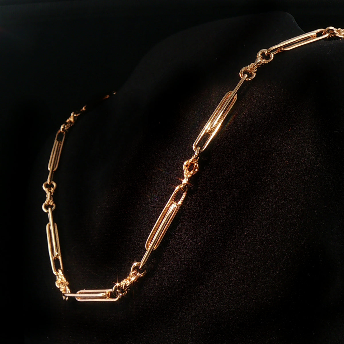 Vintage Trombone Knot Link Chain Weighing 40.4g in 9ct Yellow Gold