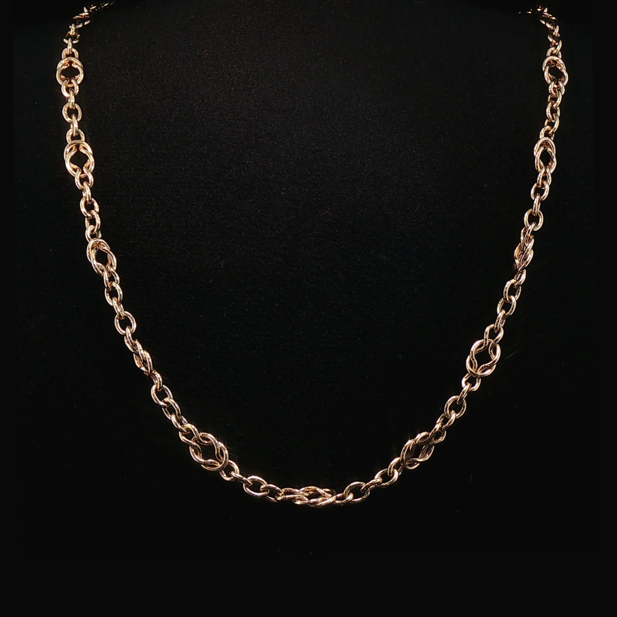 9ct Yellow Gold Vintage Reef Knot Chain Necklace
