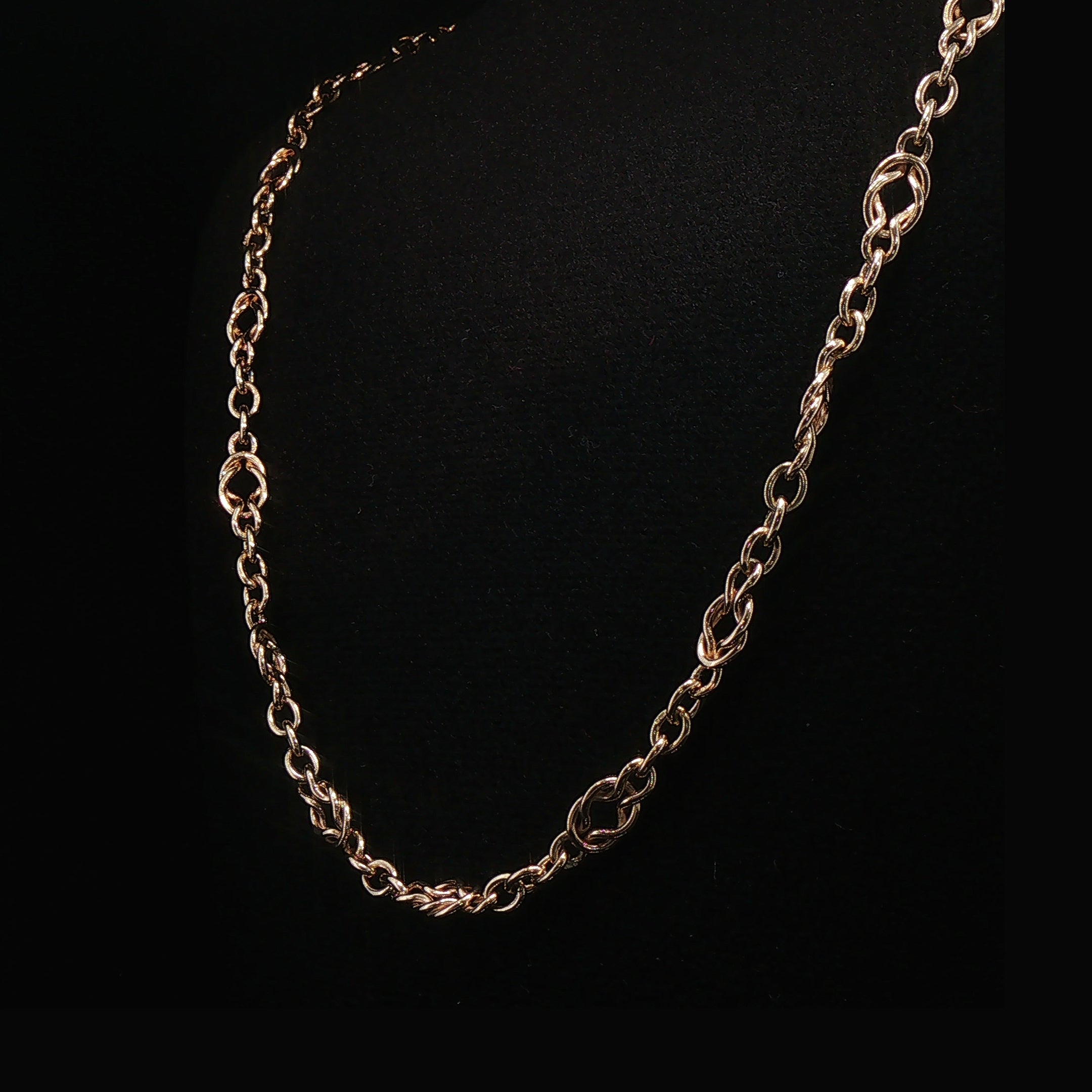 9ct Yellow Gold Vintage Reef Knot Chain Necklace