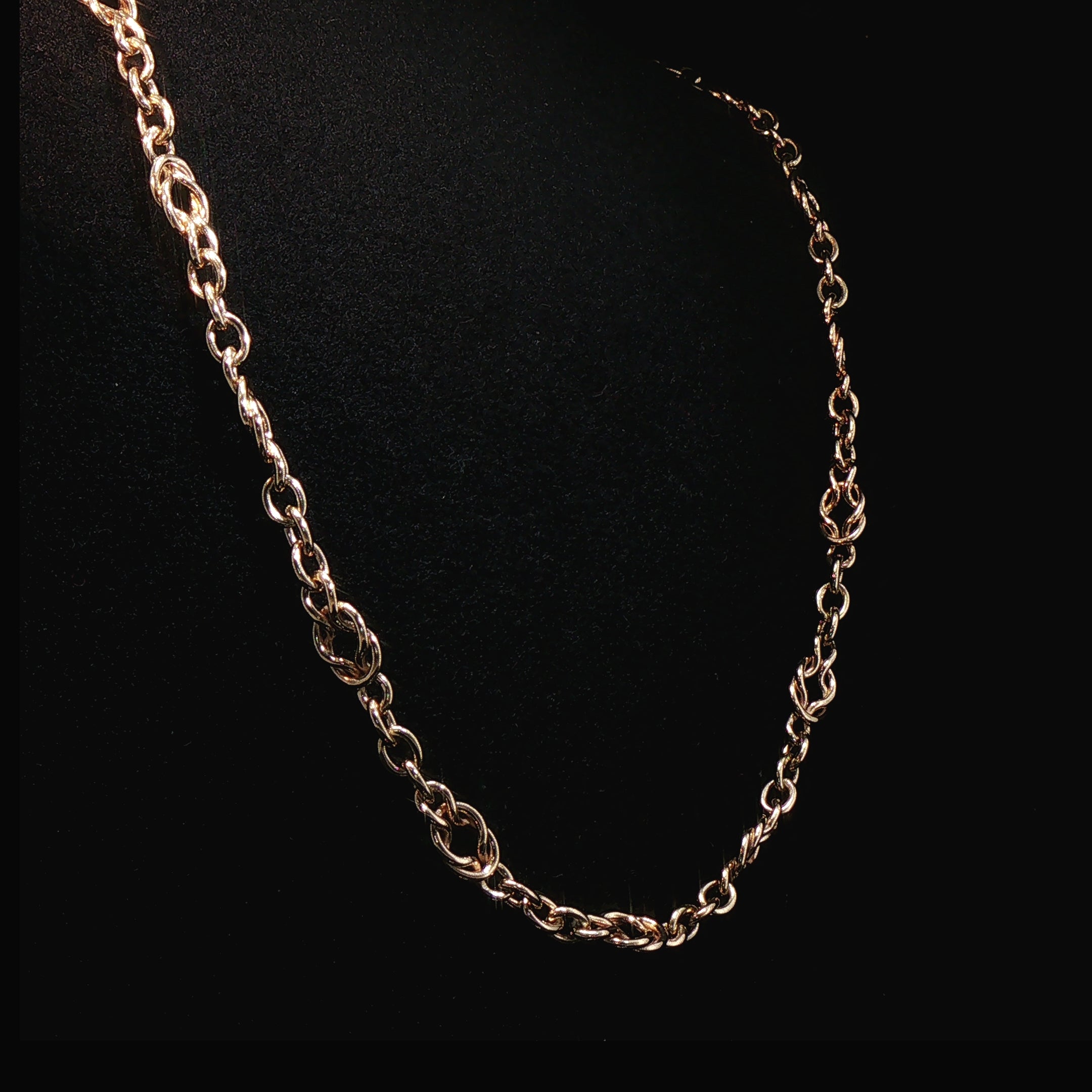 9ct Yellow Gold Vintage Reef Knot Chain Necklace