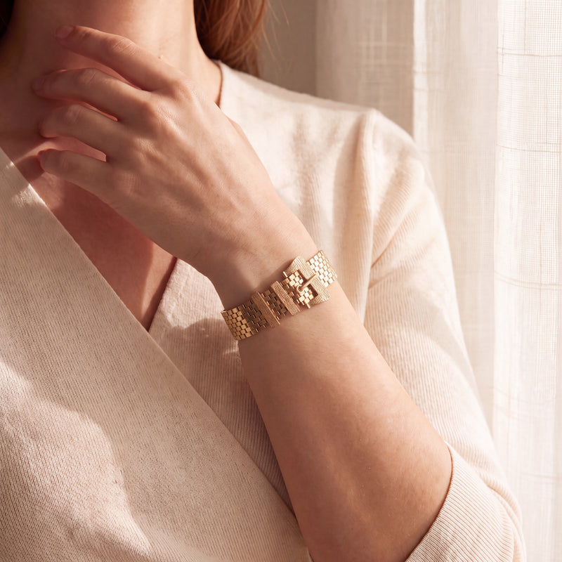 Vintage Wide Buckle Bracelet in 9ct Yellow Gold
