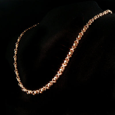 Vintage XO Link Chain Necklace Weighing 16.8g in Yellow Gold