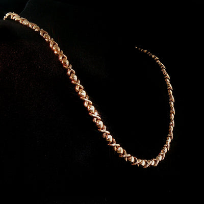 Vintage XO Link Chain Necklace Weighing 16.8g in Yellow Gold
