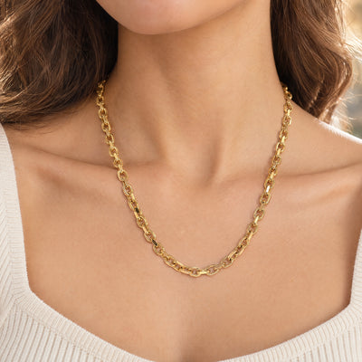 Vintage Filed Oval Chain Weighing 23.7g in 9ct Yellow Gold