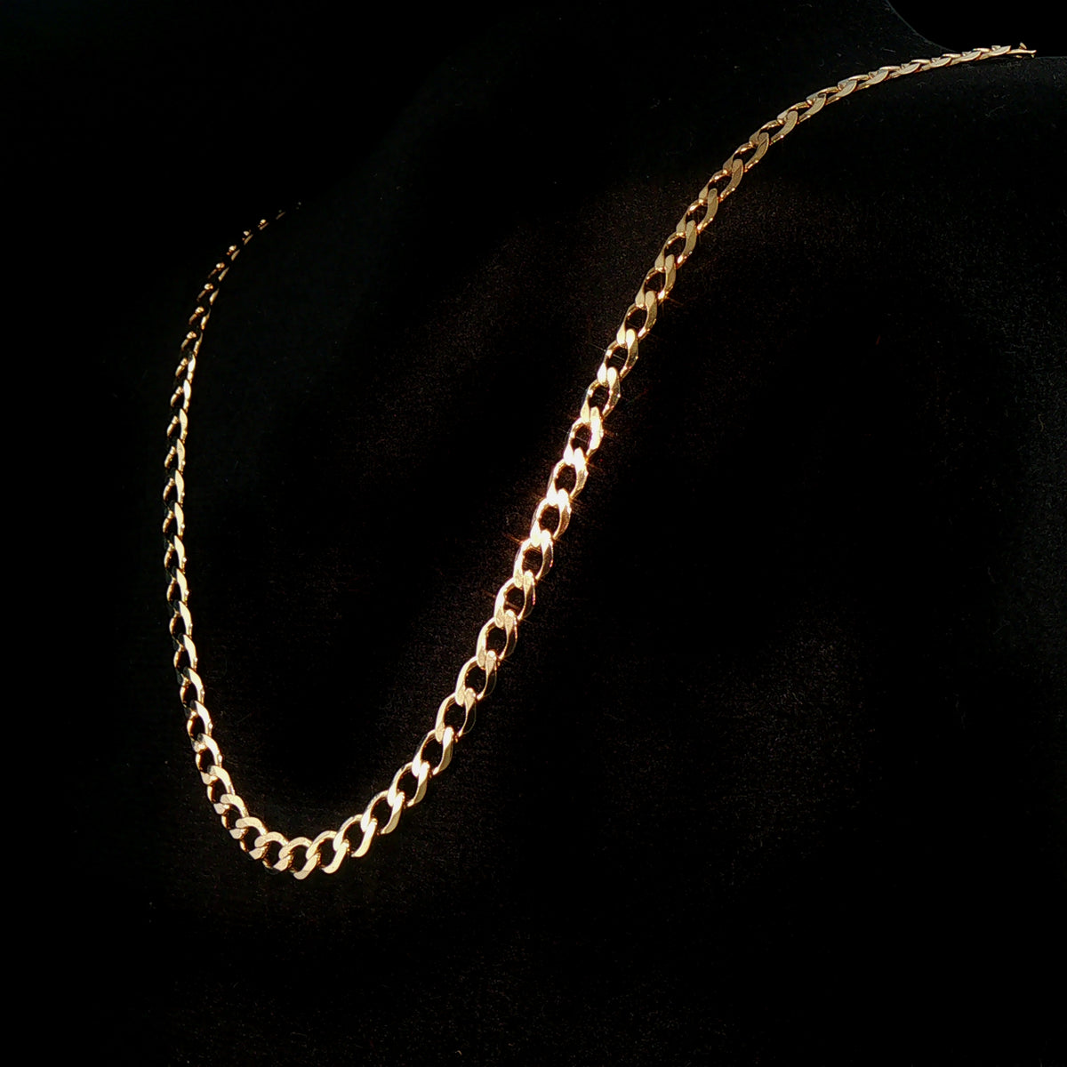 Vintage Filed Curb Link Chain Necklace Weighing 14g in 9ct Yellow Gold