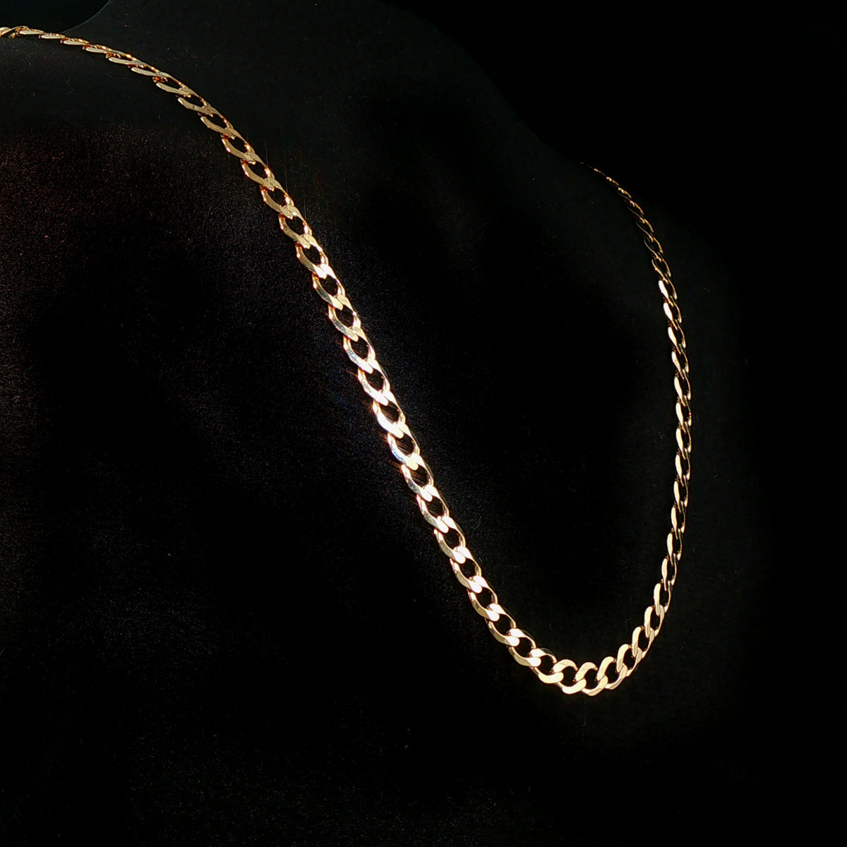 Vintage Filed Curb Link Chain Necklace Weighing 14g in 9ct Yellow Gold