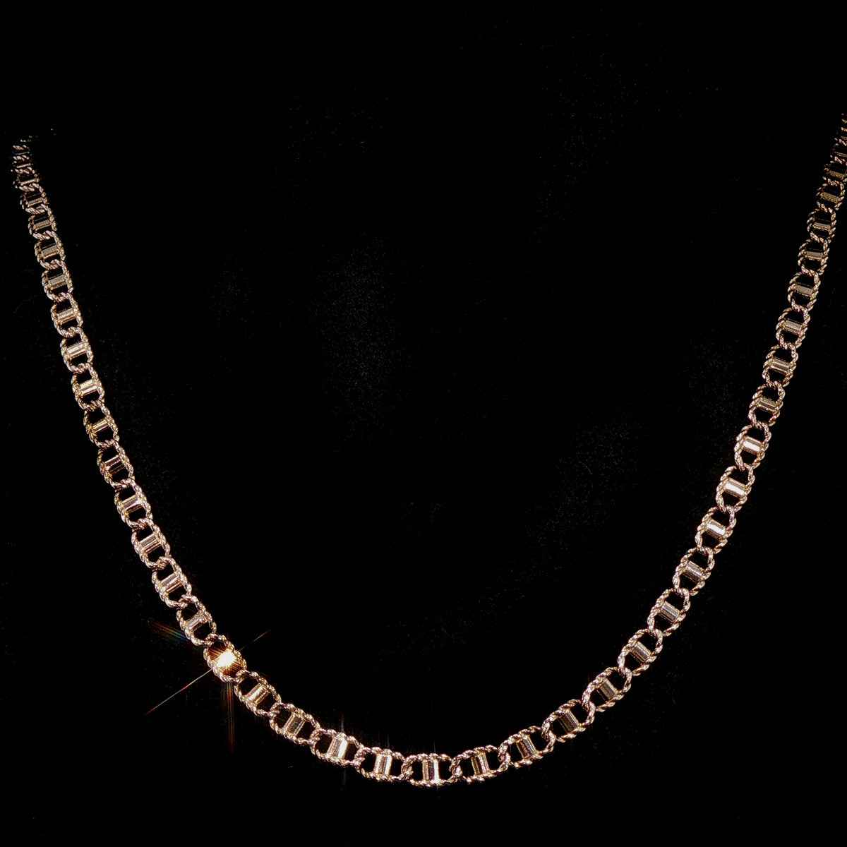 Twisted Rope Anchor Chain Necklace Weighing 11.6g in 9ct Yellow Gold