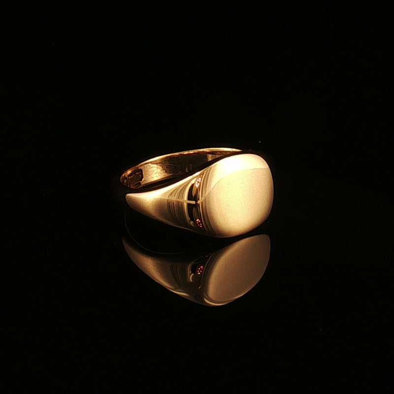 Vintage Polished Oval Signet Ring in 9ct Yellow Gold