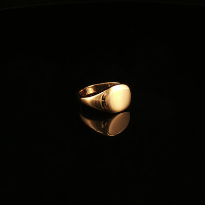 Vintage Polished Oval Signet Ring in 9ct Yellow Gold