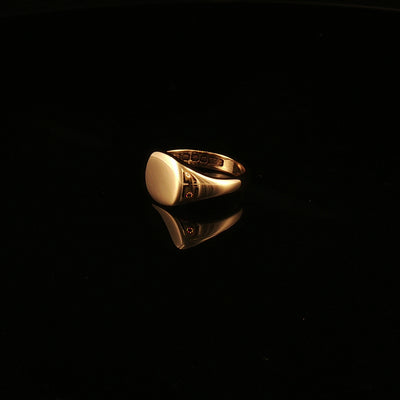 Vintage Polished Oval Signet Ring in 9ct Yellow Gold