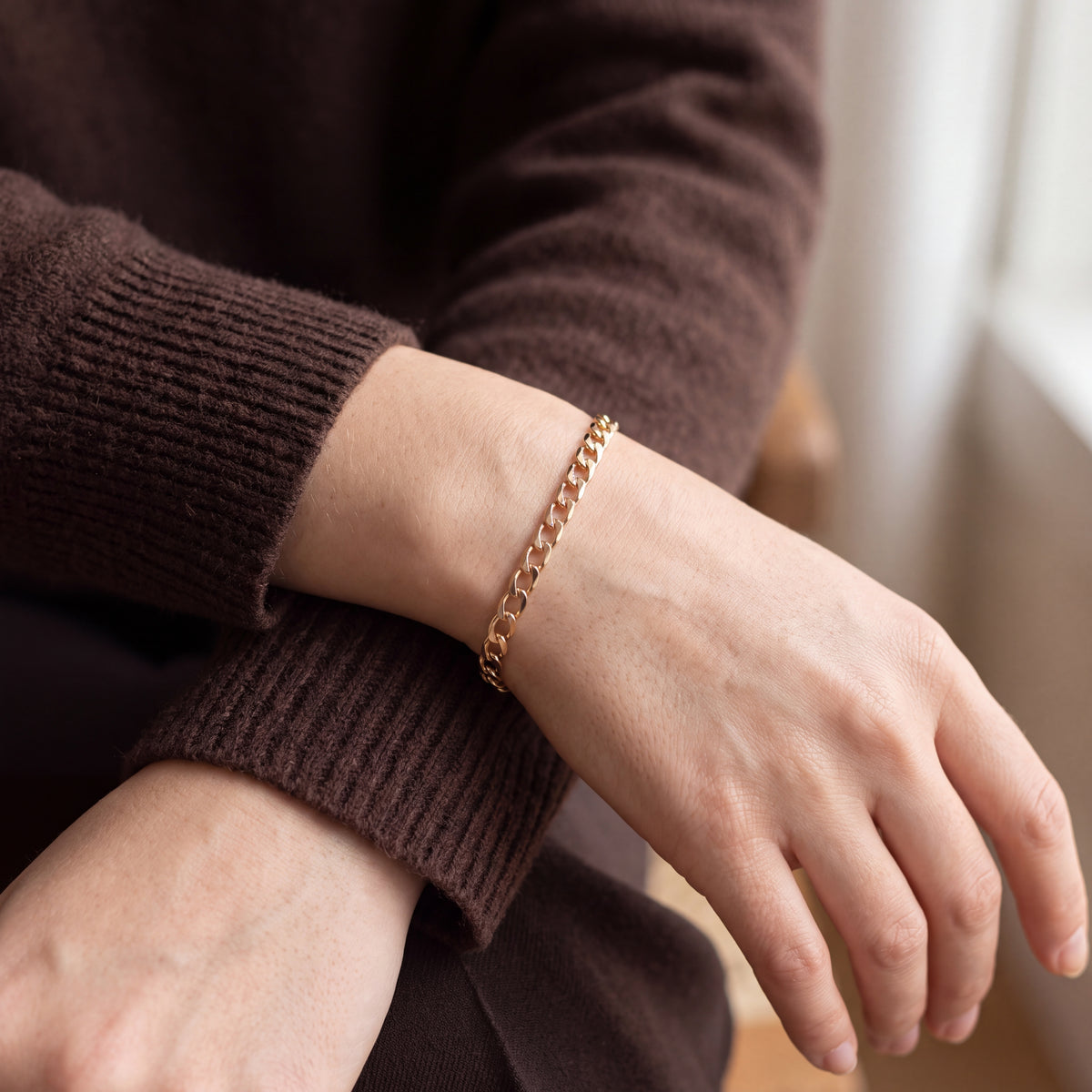 Vintage Flat Curb Bracelet in 9ct Yellow Gold
