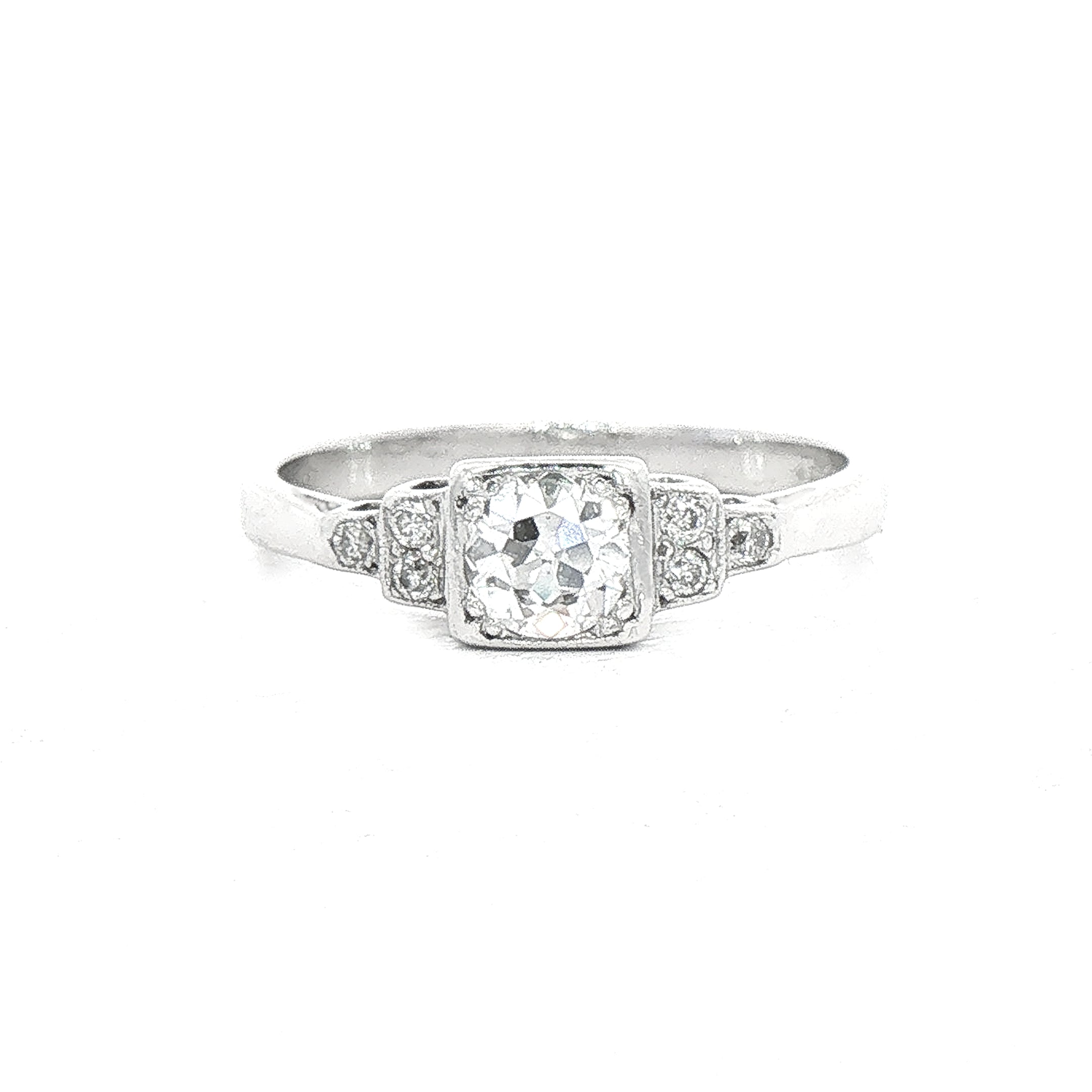 0.91ct Solitaire Box Set Natural Diamond & Diamond Sholders Ring set in Platinum