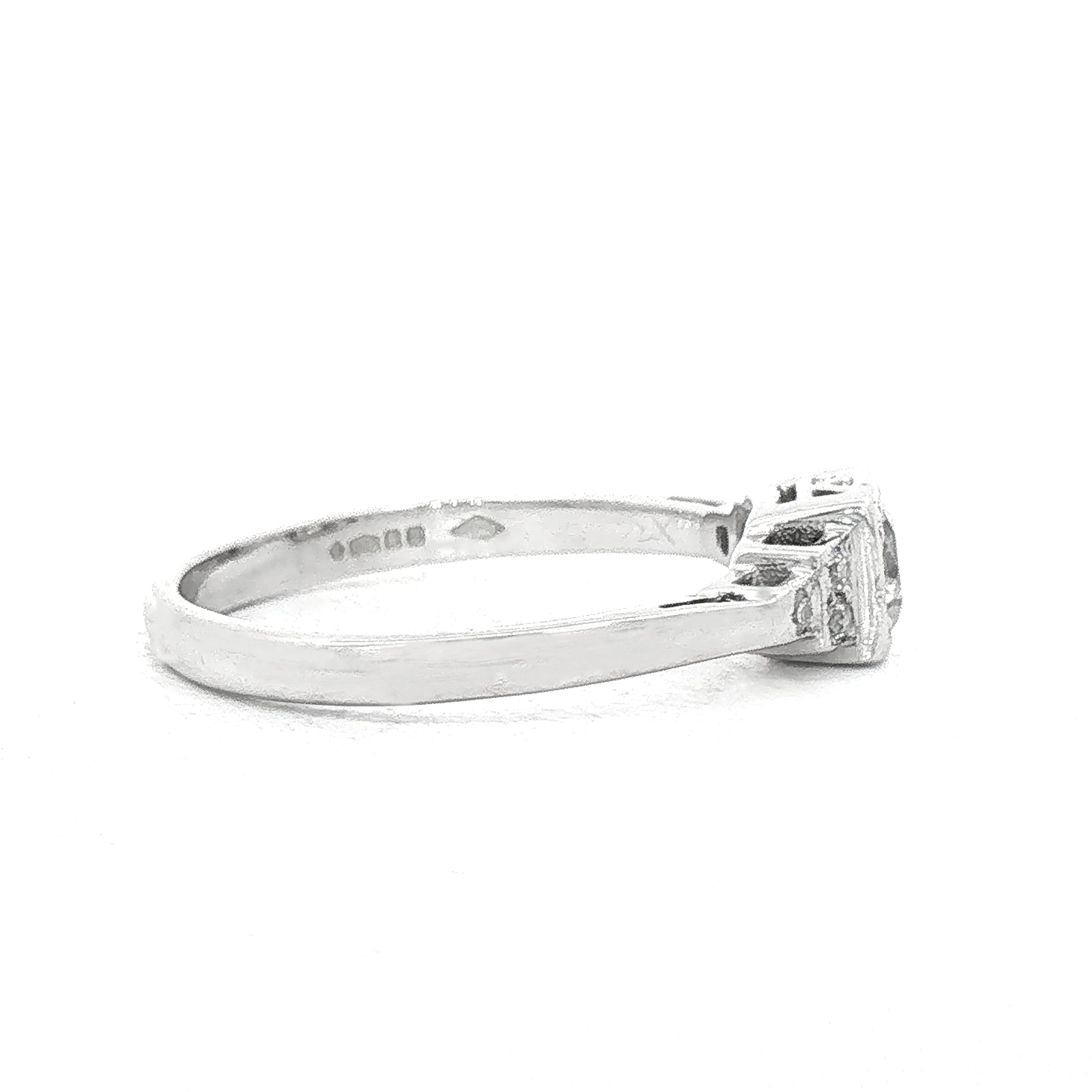 0.91ct Solitaire Box Set Natural Diamond & Diamond Sholders Ring set in Platinum
