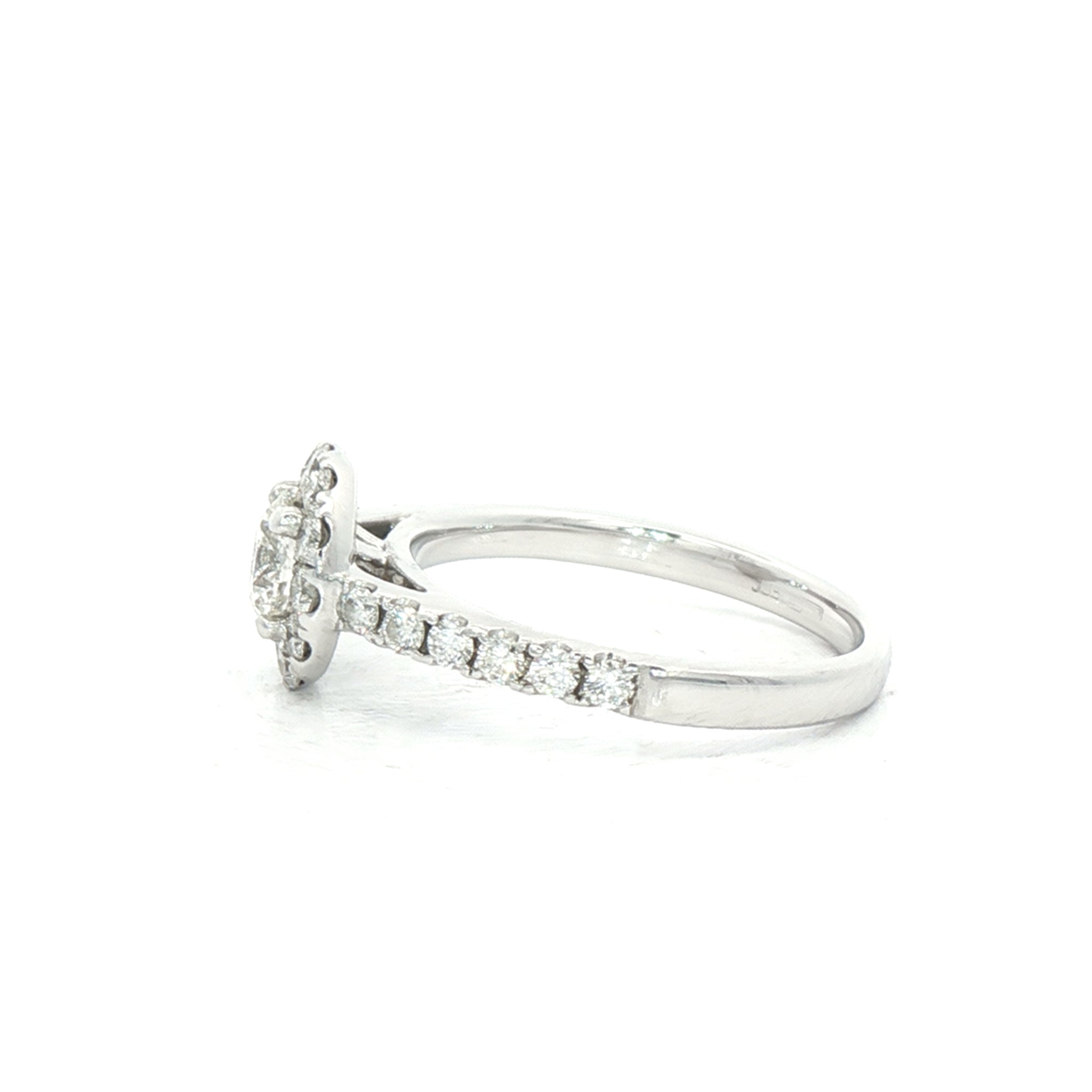 0.46ct Natural Diamond Round Diamond Halo Closter Ring Set in 18ct White Gold